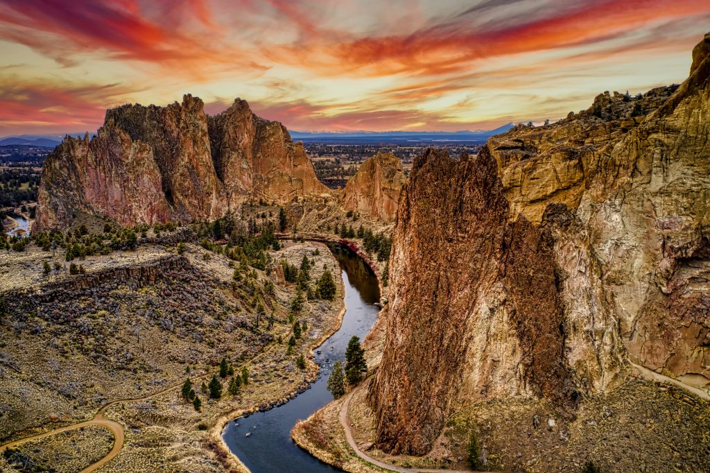 Hiking in Oregon at Smith Rock