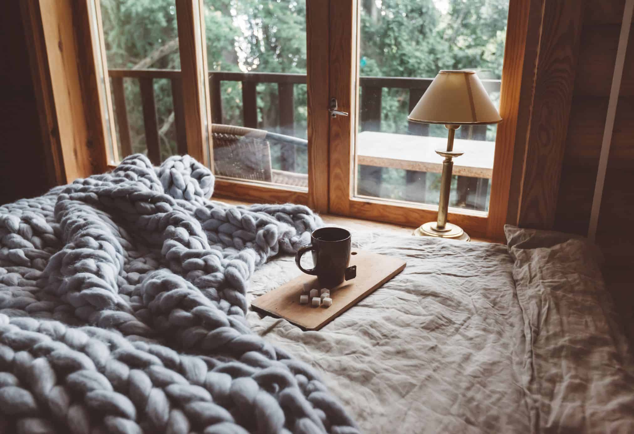 There is a wide variety of cozy cabins near Leavenworth, WA. These hotels are going to highlight the cabins that have hot tubs.