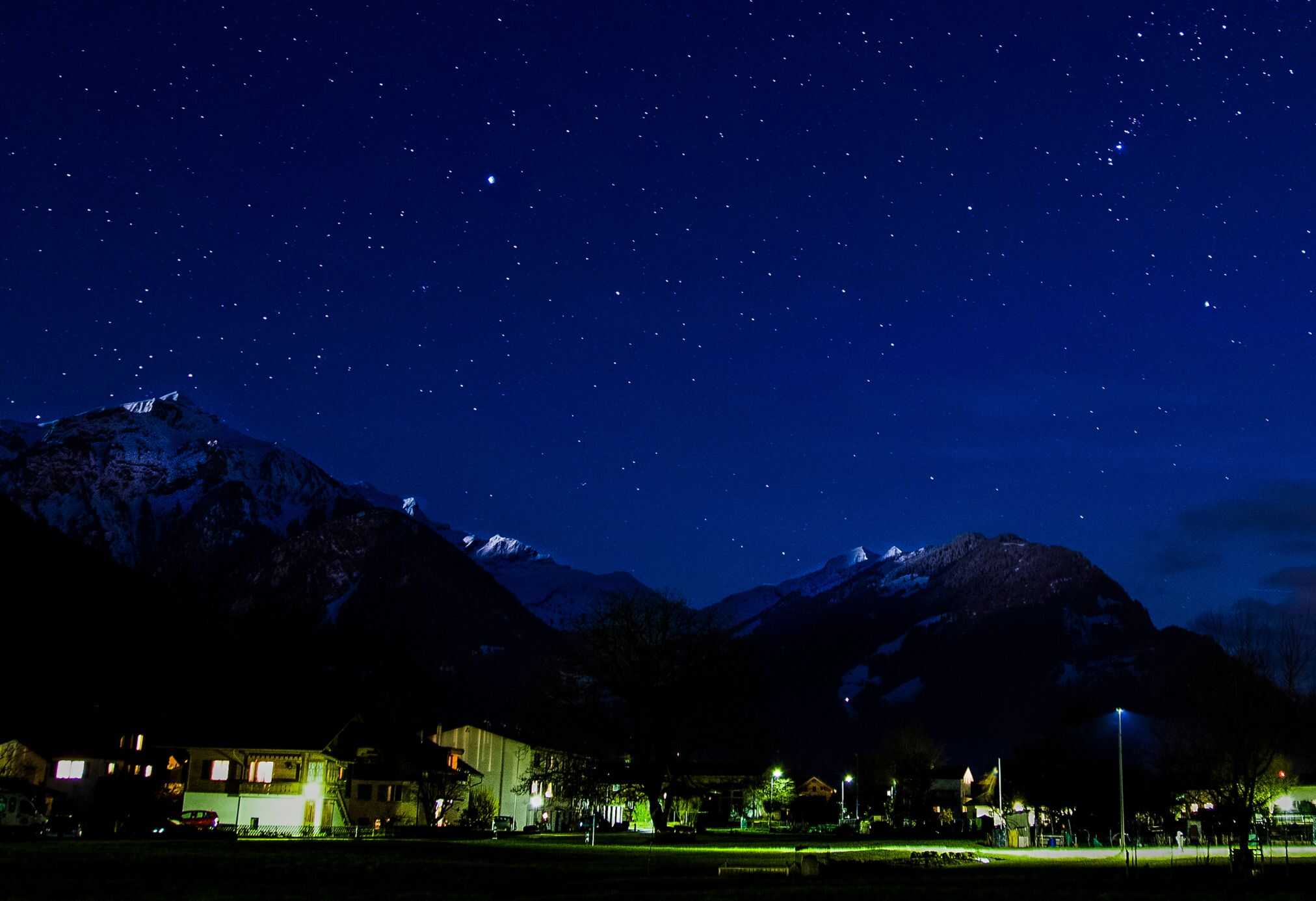 Leave the town lights behind and look up. Interlaken’s alpine skies are insanely clear in winter, and the stars feel close enough to touch.